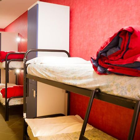 Youth Station Hostel Рим Экстерьер фото