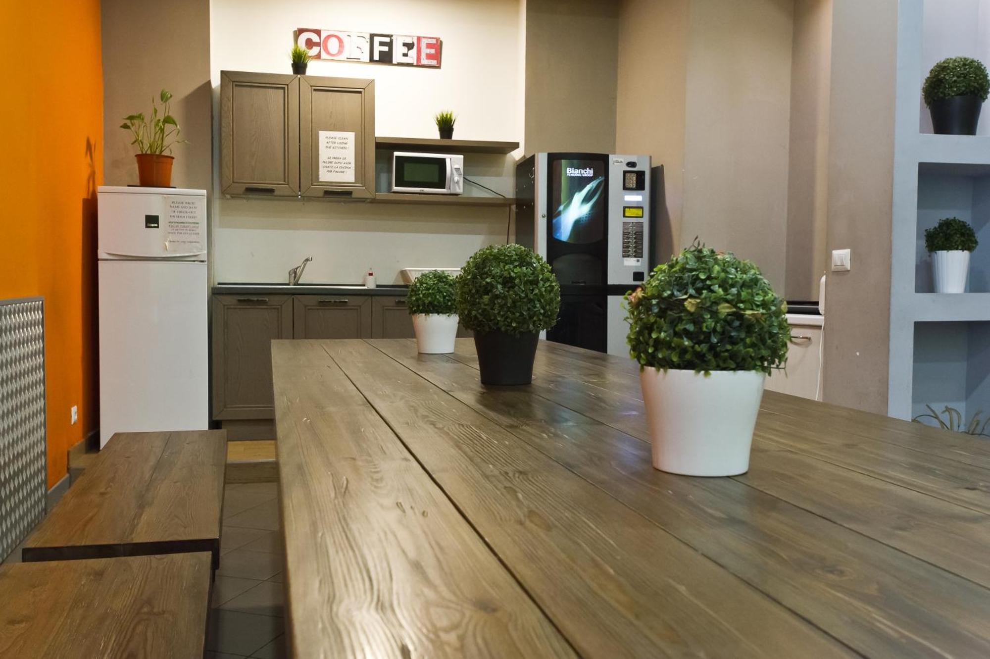 Youth Station Hostel Рим Экстерьер фото