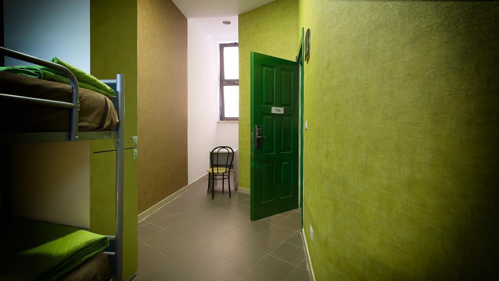 Youth Station Hostel Рим Экстерьер фото