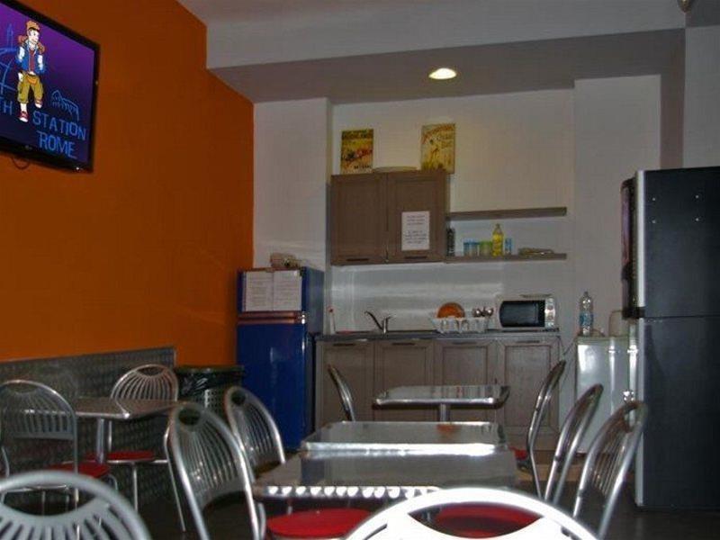 Youth Station Hostel Рим Экстерьер фото